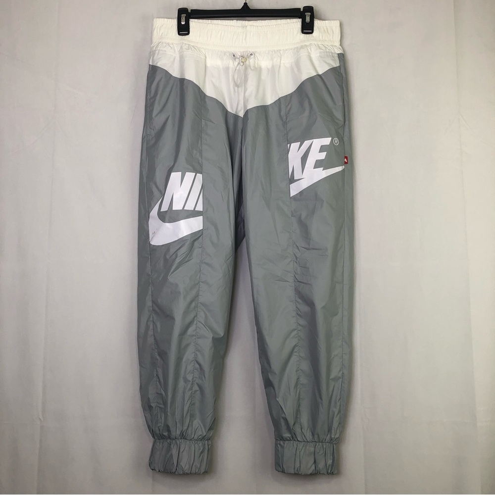 Nike Windbreaker Joggers Athletic Lightweight Women’s Sportswear Poly Pants NWT